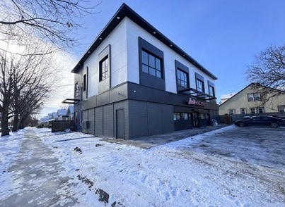 Saint Clair Salon Suites