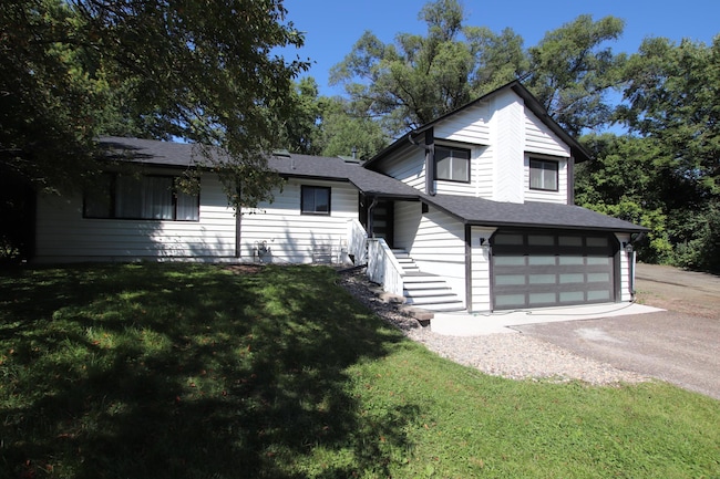 4717 Karen Cir, Hopkins, MN 55343 photo 2
