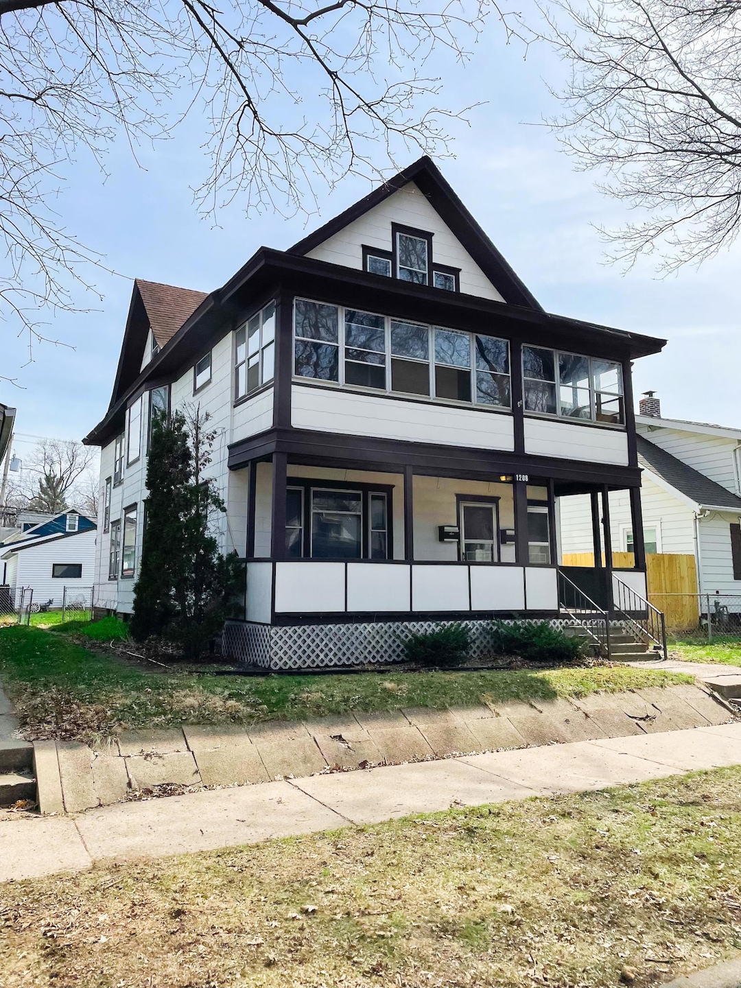 1208 Reaney Ave, Saint Paul, MN 55106