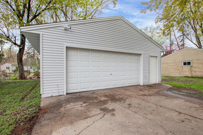 2112 Jessamine Ave E, Saint Paul, MN 55119 photo 4