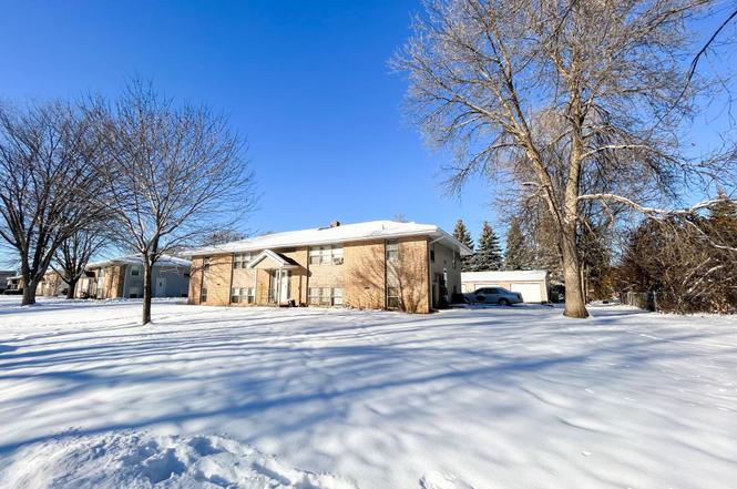 7516 69th Ave N, Brooklyn Park, MN 55428 photo 2
