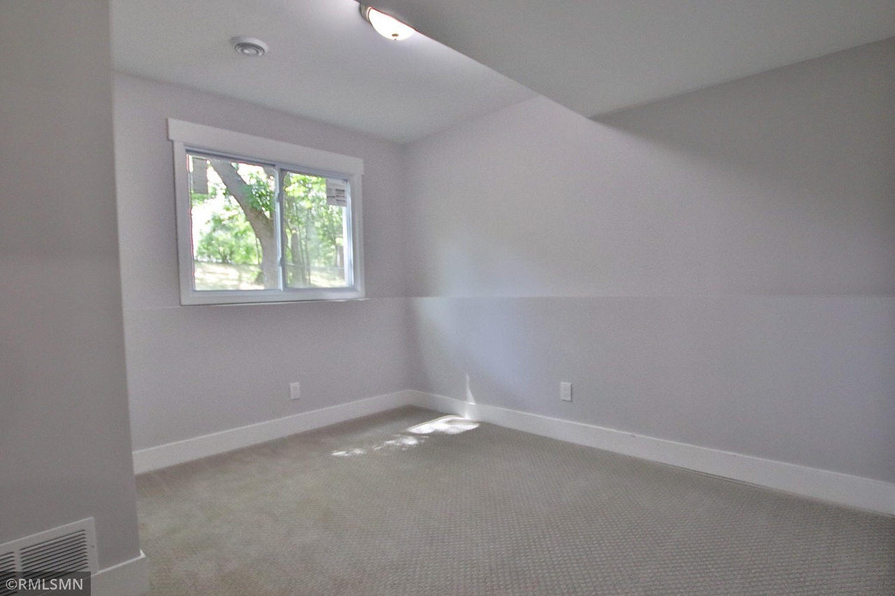 4353 Bear Path Trl, Eagan, MN 55122 photo 13