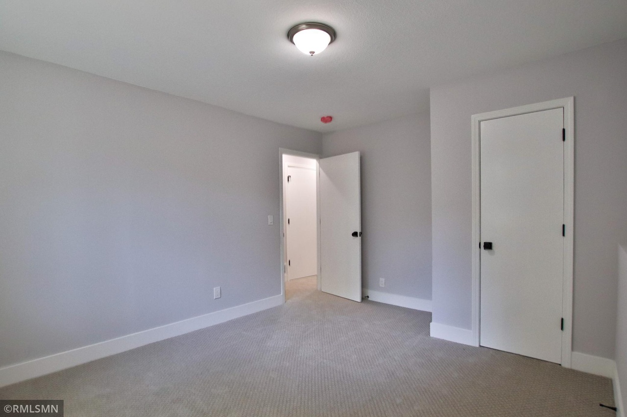 4353 Bear Path Trl, Eagan, MN 55122 photo 16